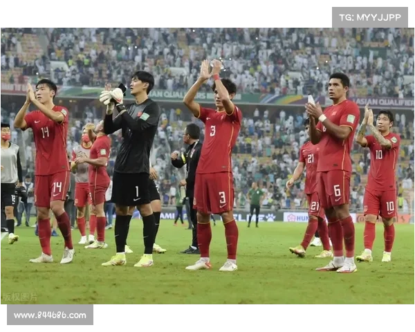 国足再陷平局李新翔关键失误成焦点球队攻防失衡引发广泛质疑